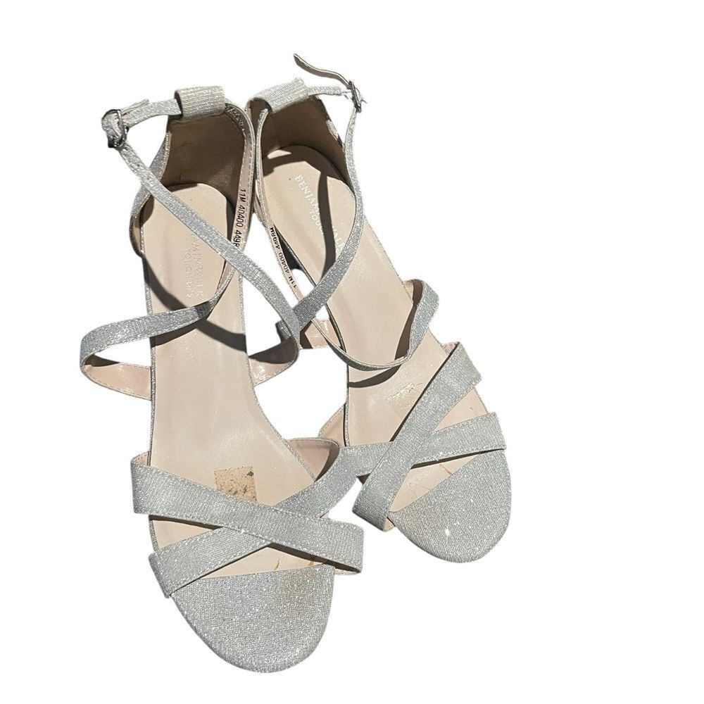 Benjamin Walk Toich Ups Elegant Silver Strappy Sandals worn once size 11M